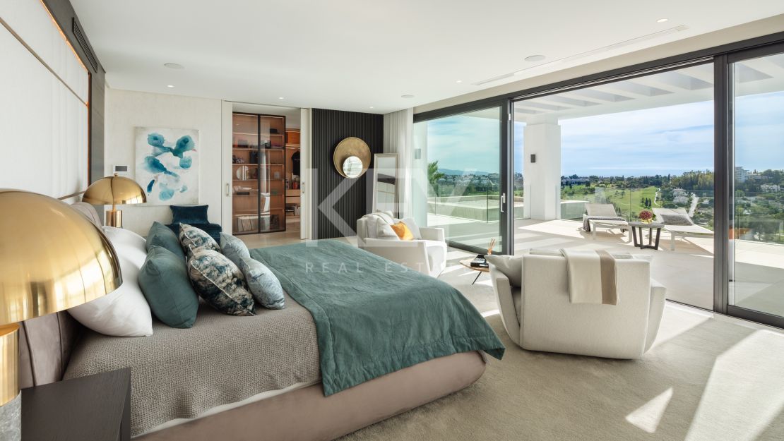 Sea views luxury villa for sale in Paraiso Alto, Benahavis