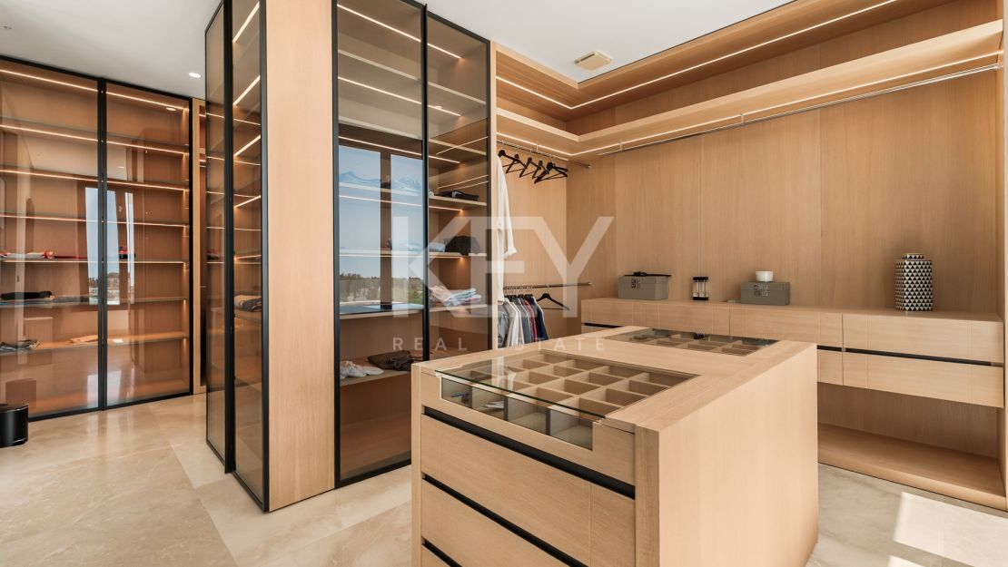 Luxury Holiday Villa for Rent in El Paraíso Alto, Benahavís