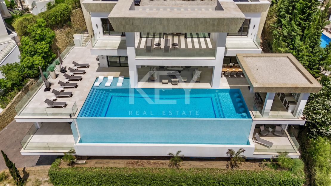 Luxury Holiday Villa for Rent in El Paraíso Alto, Benahavís