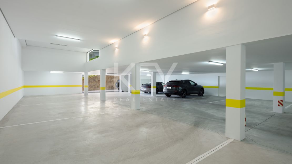 Sea views luxury villa for sale in Paraiso Alto, Benahavis