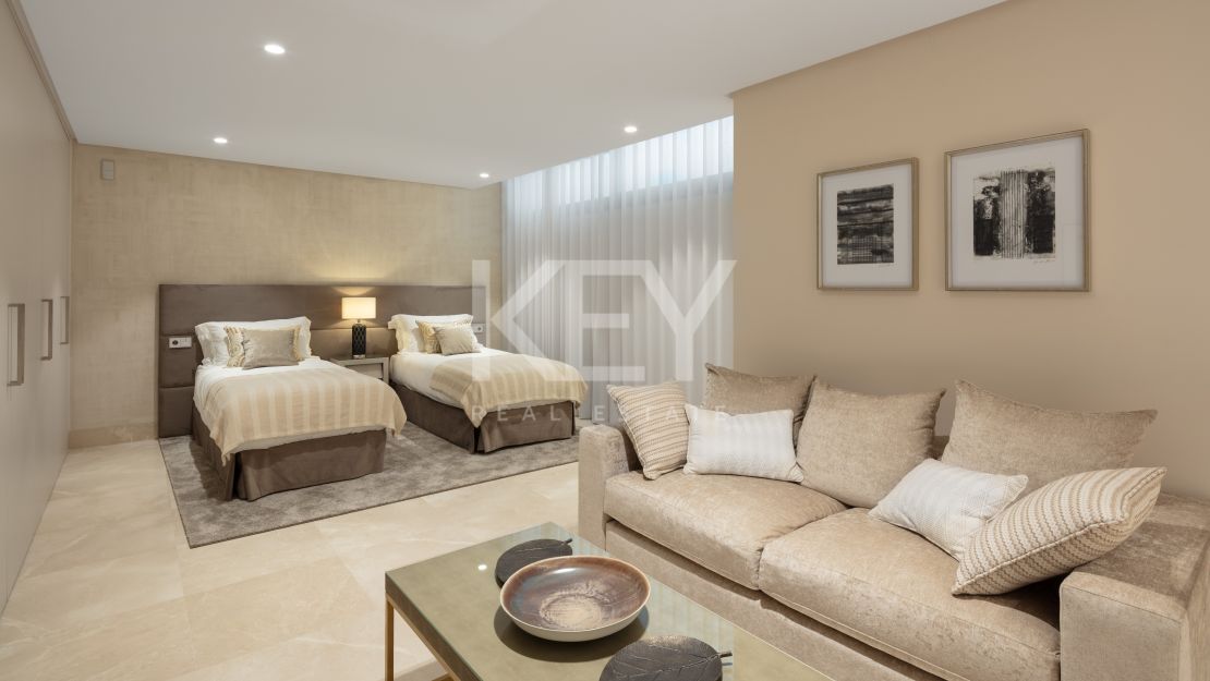 Sea views luxury villa for sale in Paraiso Alto, Benahavis