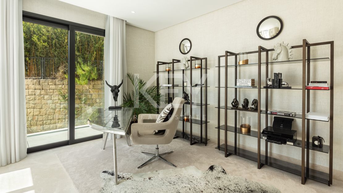 Sea views luxury villa for sale in Paraiso Alto, Benahavis