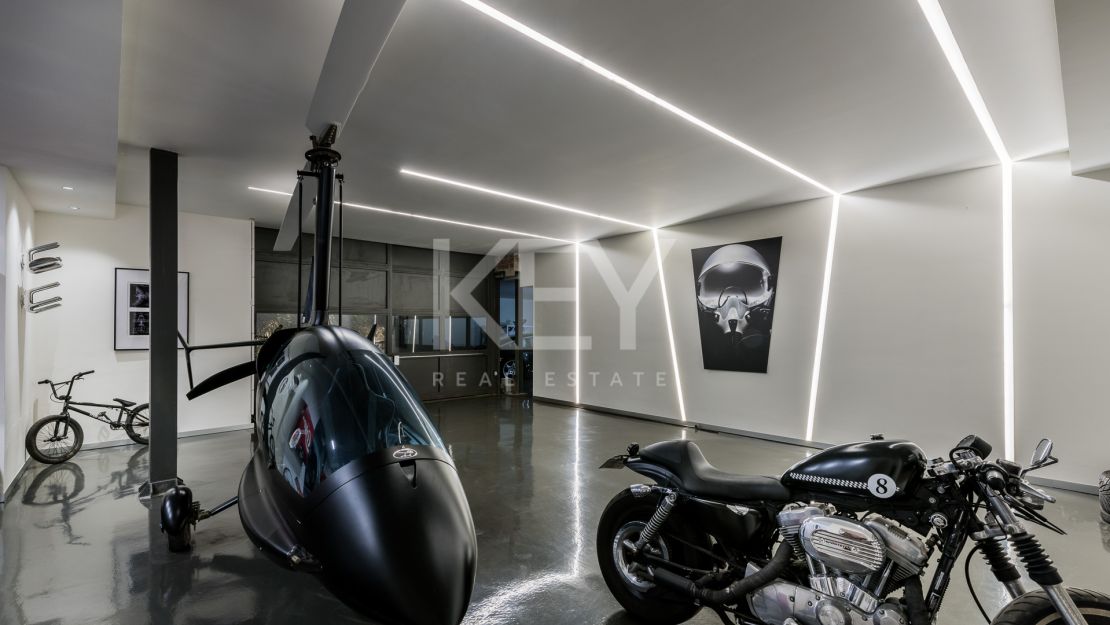 Incredible luxury sea views villa in Golden Mile, Marbella 