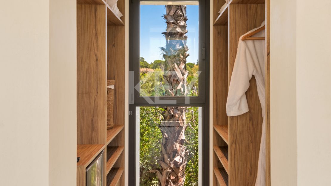 Incredible luxury sea views villa in Golden Mile, Marbella 