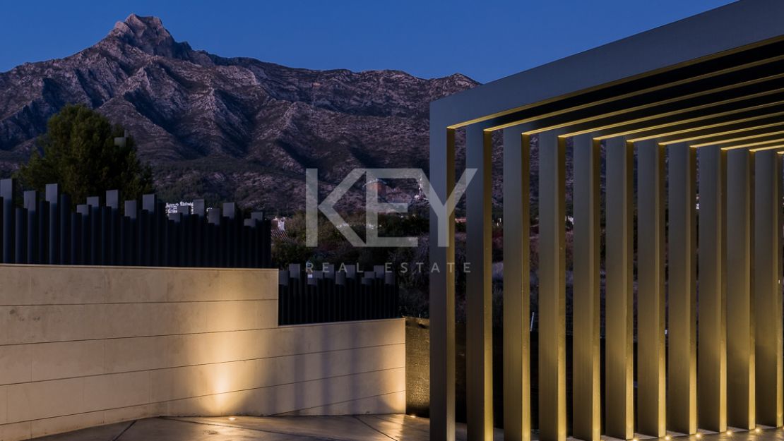 Incredible luxury sea views villa in Golden Mile, Marbella 