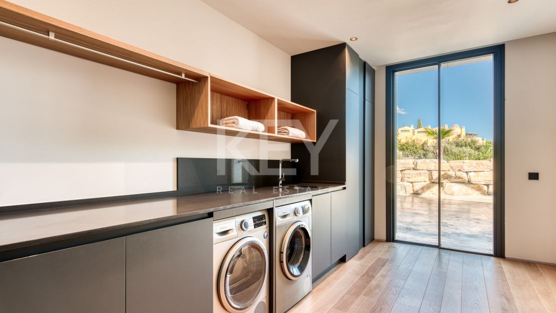 Incredible luxury sea views villa in Golden Mile, Marbella 