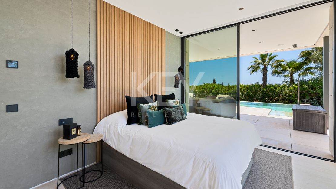 Incredible luxury sea views villa in Golden Mile, Marbella 