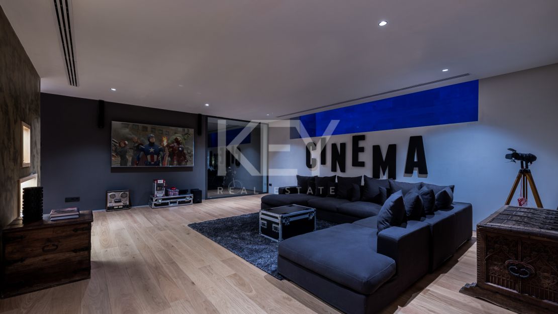 Incredible luxury sea views villa in Golden Mile, Marbella 