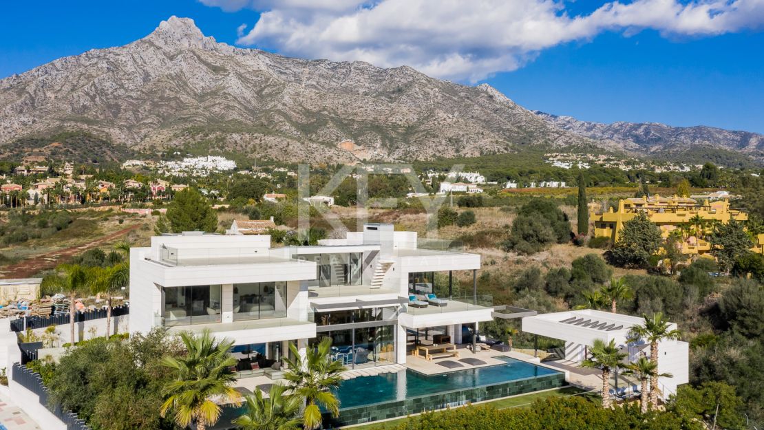 Increíble villa de lujo con vistas al mar en Golden Mile, Marbella