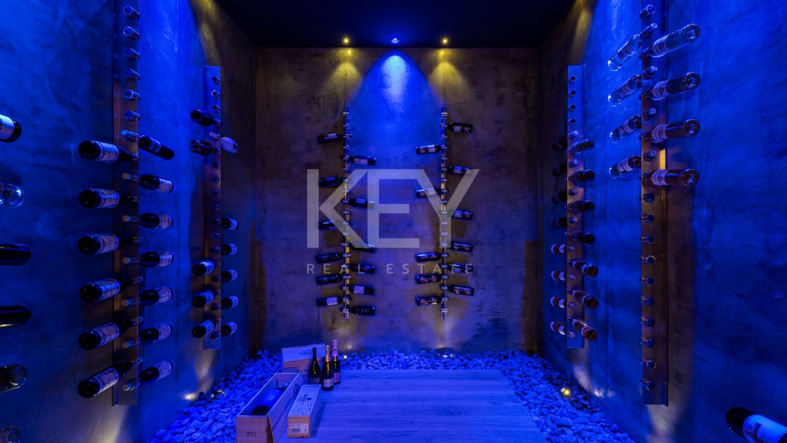 Incredible luxury sea views villa in Golden Mile, Marbella 