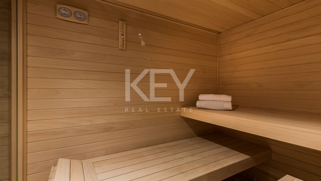 Incredible luxury sea views villa in Golden Mile, Marbella 