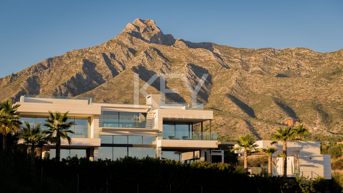 Incredible luxury sea views villa in Golden Mile, Marbella 