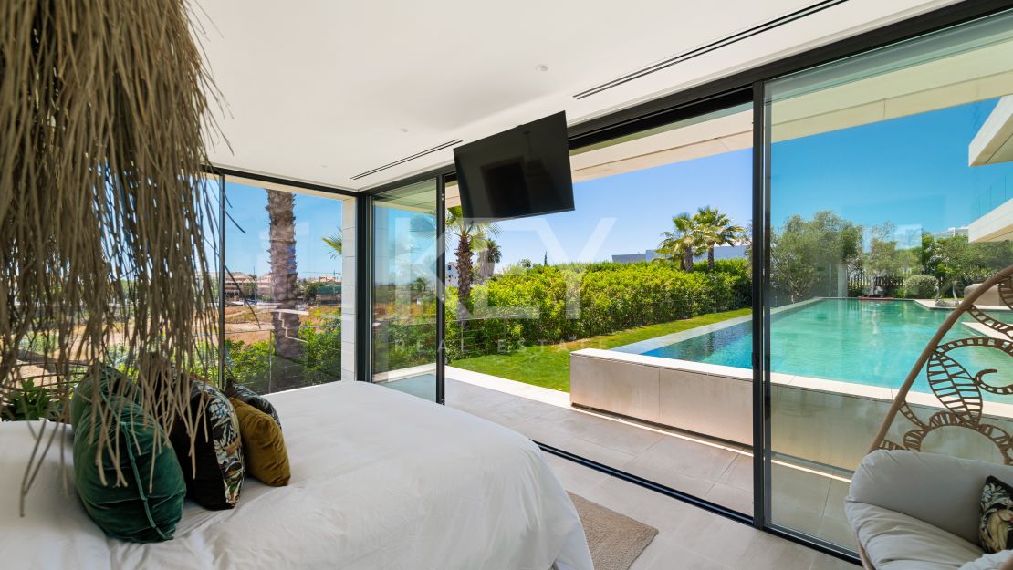 Incredible luxury sea views villa in Golden Mile, Marbella 