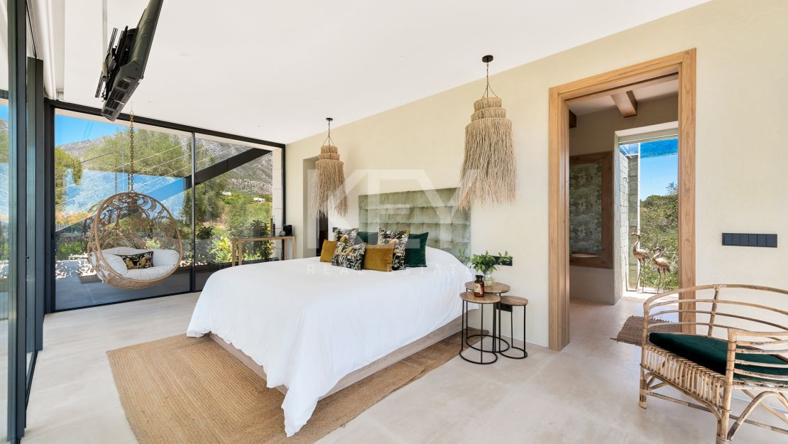 Incredible luxury sea views villa in Golden Mile, Marbella 