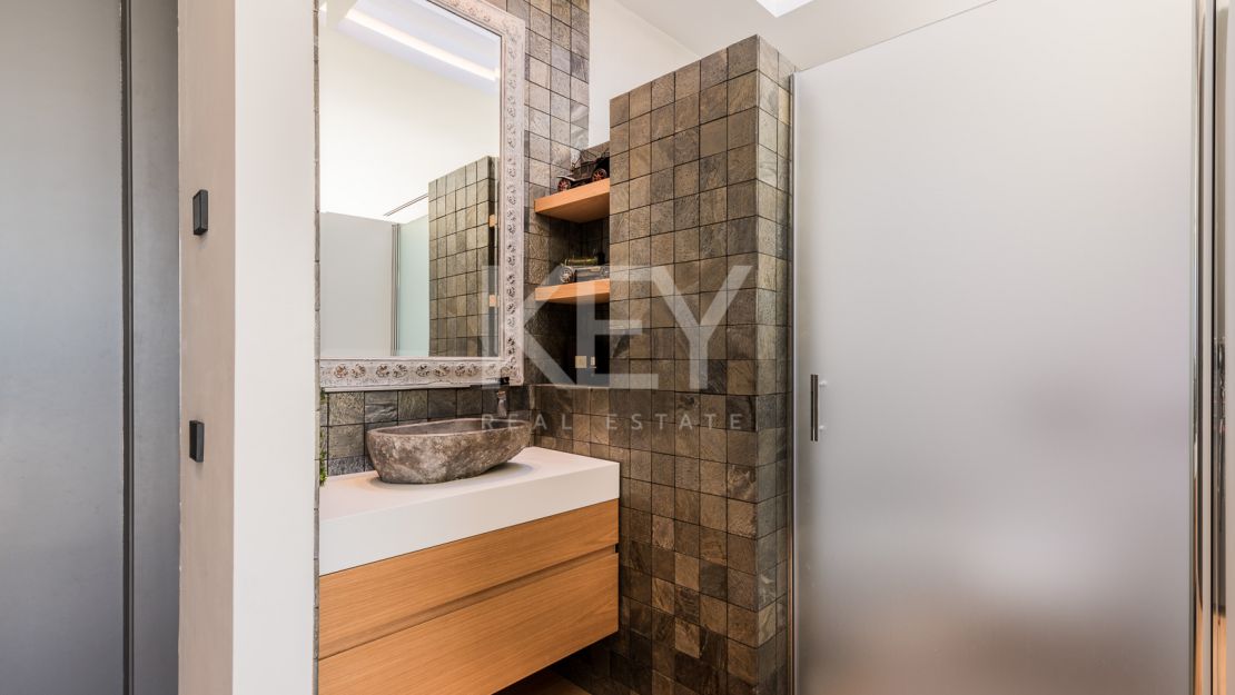 Incredible luxury sea views villa in Golden Mile, Marbella 