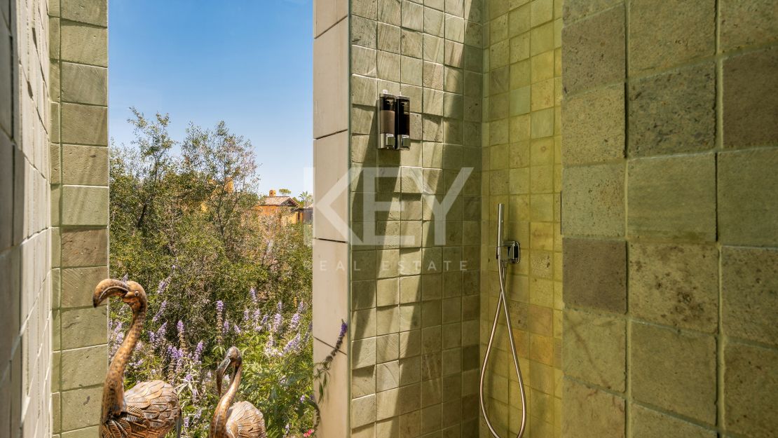 Incredible luxury sea views villa in Golden Mile, Marbella 