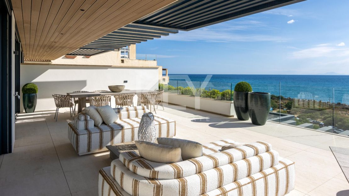Beachfront luxury penthouse for sale in Estepona