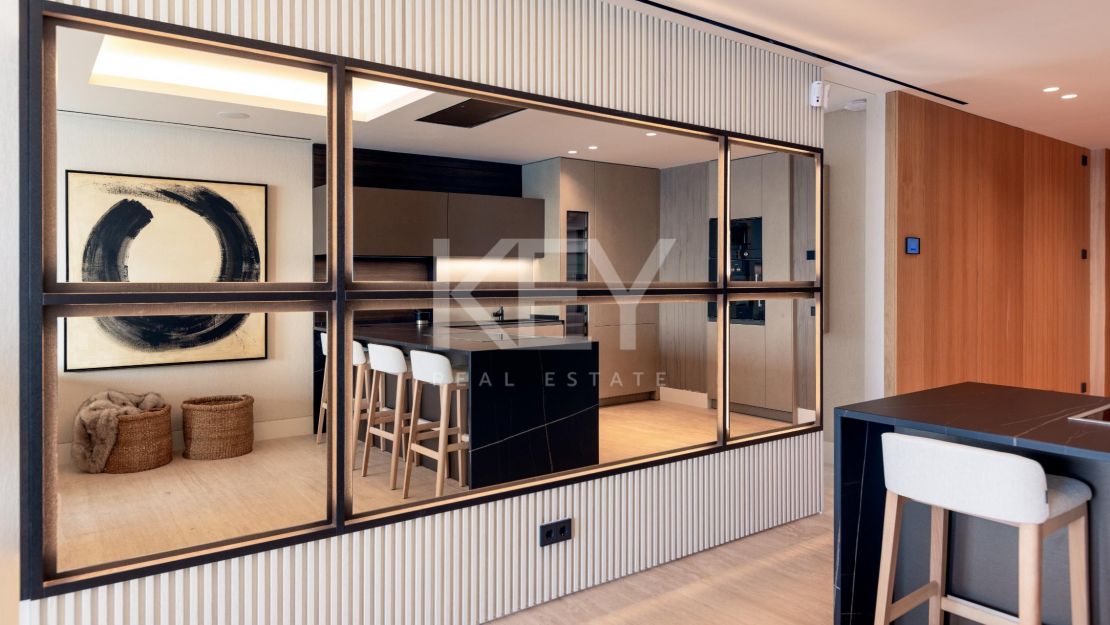 Beachfront luxury penthouse for sale in Estepona