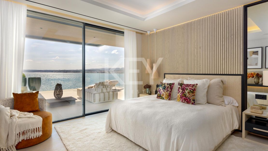 Beachfront luxury penthouse for sale in Estepona