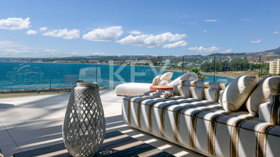 Beachfront luxury penthouse for sale in Estepona
