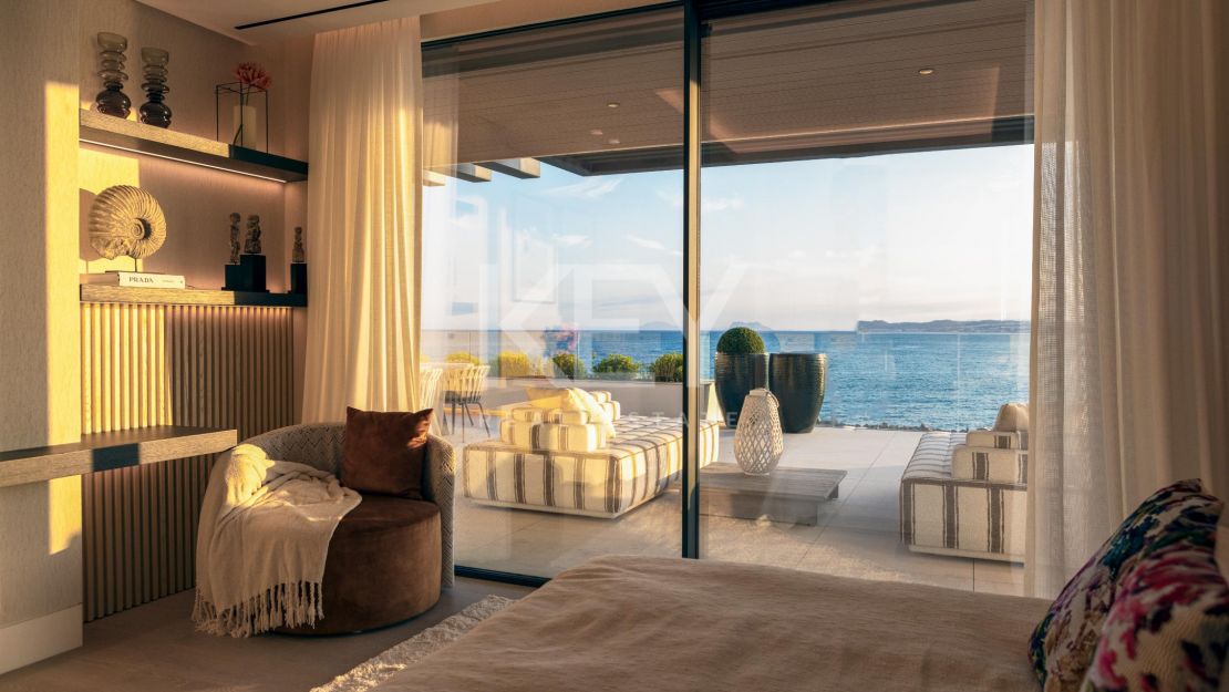 Beachfront luxury penthouse for sale in Estepona