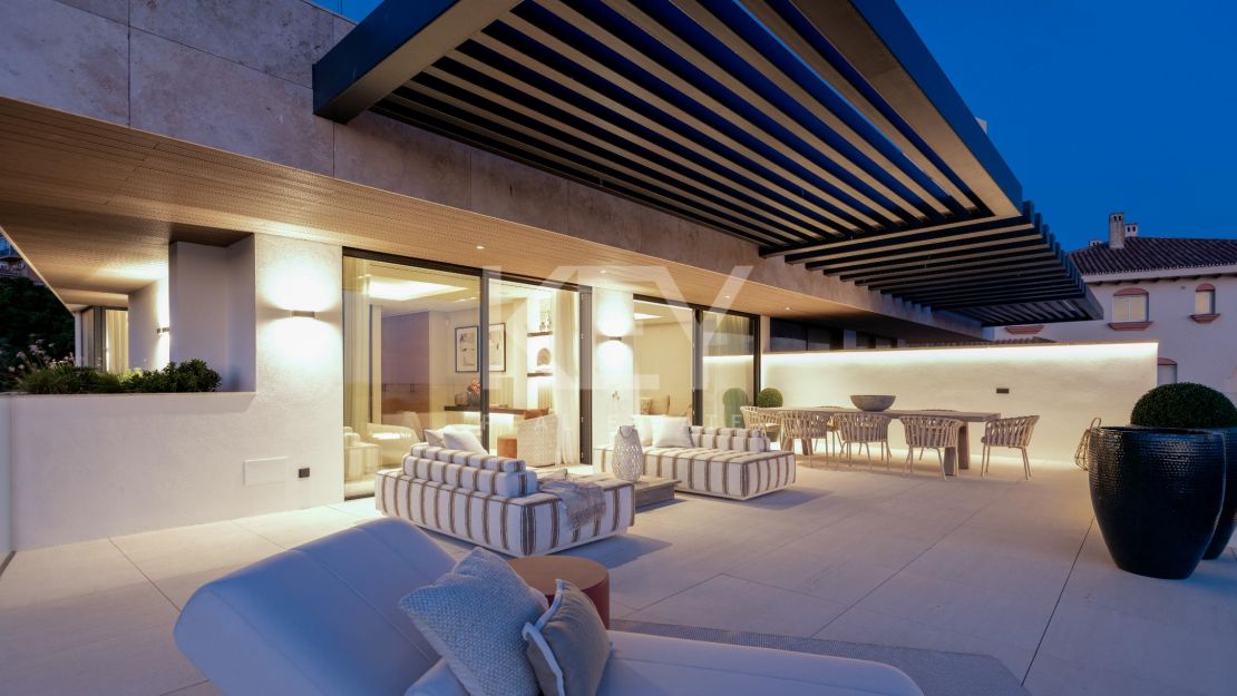 Beachfront luxury penthouse for sale in Estepona
