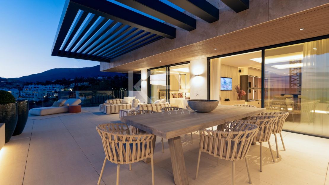 Beachfront luxury penthouse for sale in Estepona