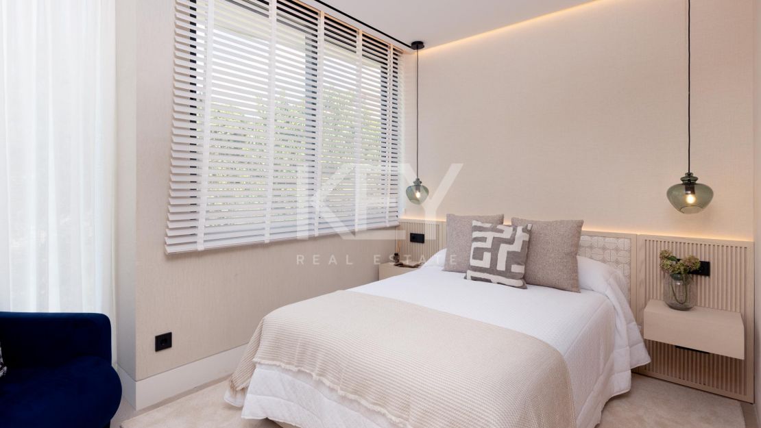 Beachfront luxury penthouse for sale in Estepona