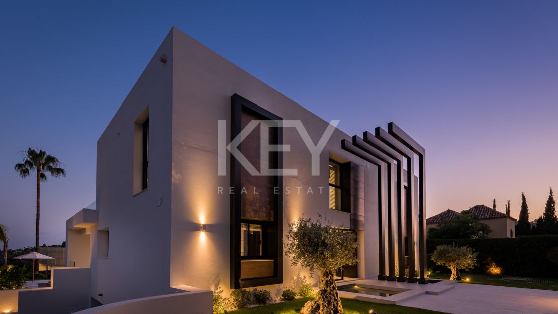 Incredible frontline golf Villa in Los Naranjos Golf, Marbella