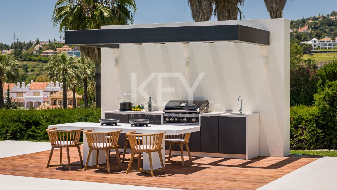 Incredible frontline golf Villa in Los Naranjos Golf, Marbella