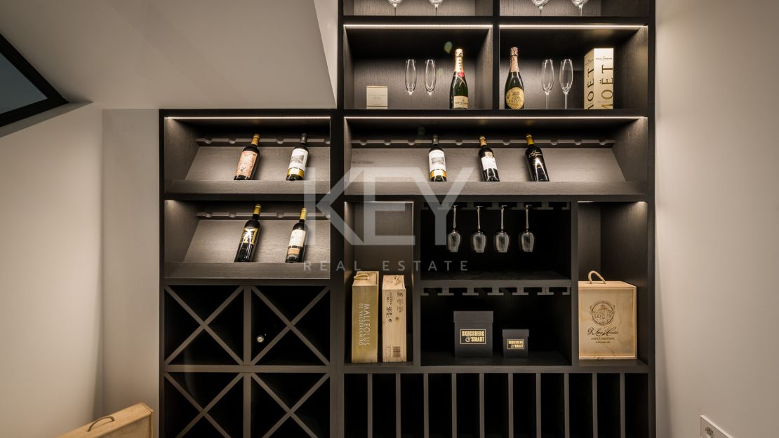 Incredible frontline golf Villa in Los Naranjos Golf, Marbella