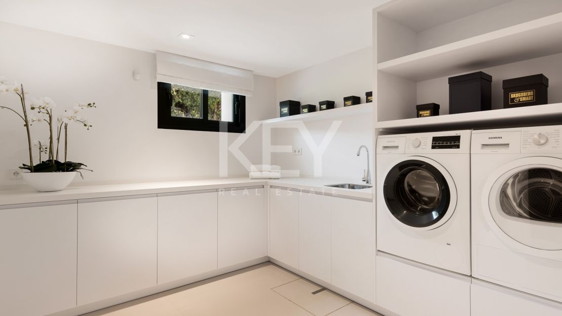 Incredible frontline golf Villa in Los Naranjos Golf, Marbella