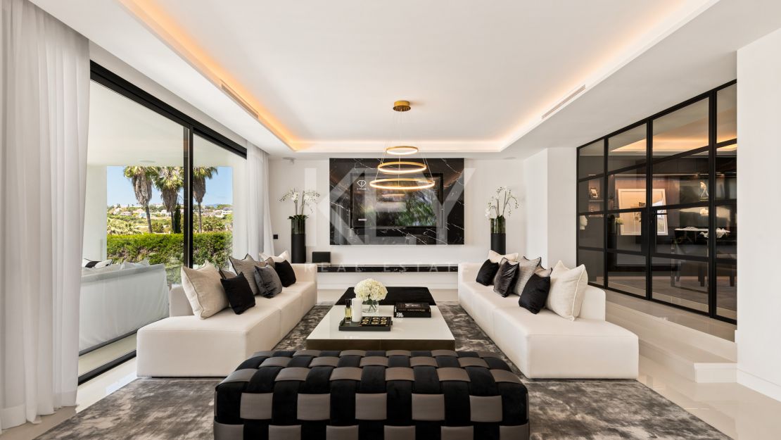 Incredible frontline golf Villa in Los Naranjos Golf, Marbella