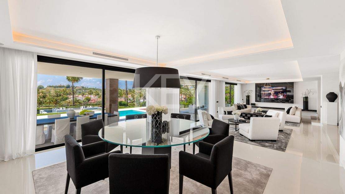 Incredible frontline golf Villa in Los Naranjos Golf, Marbella