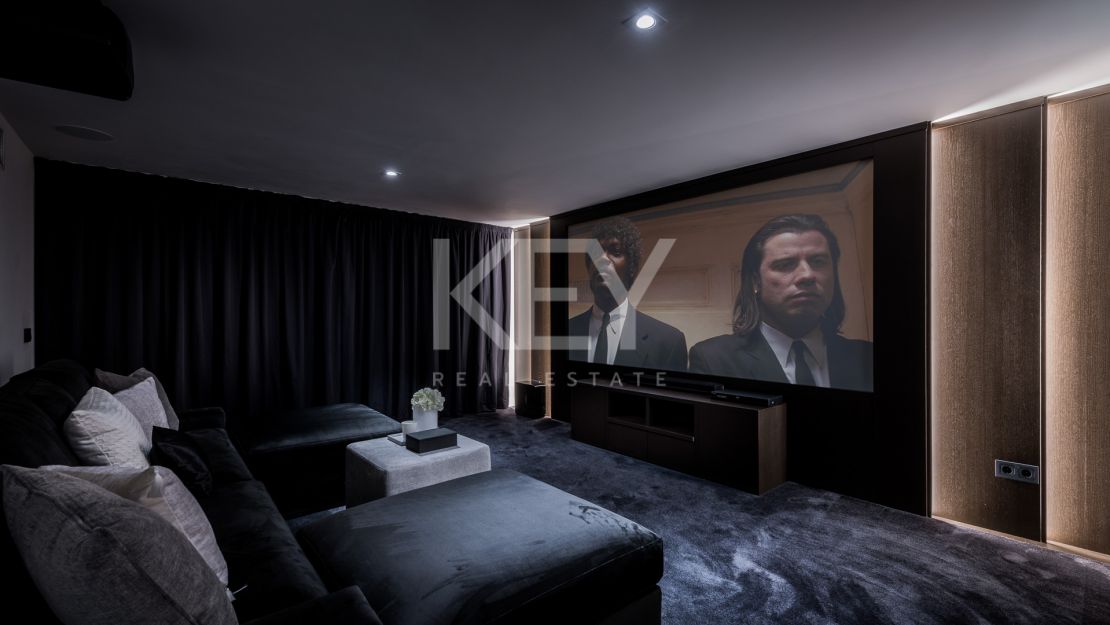 Incredible frontline golf Villa in Los Naranjos Golf, Marbella