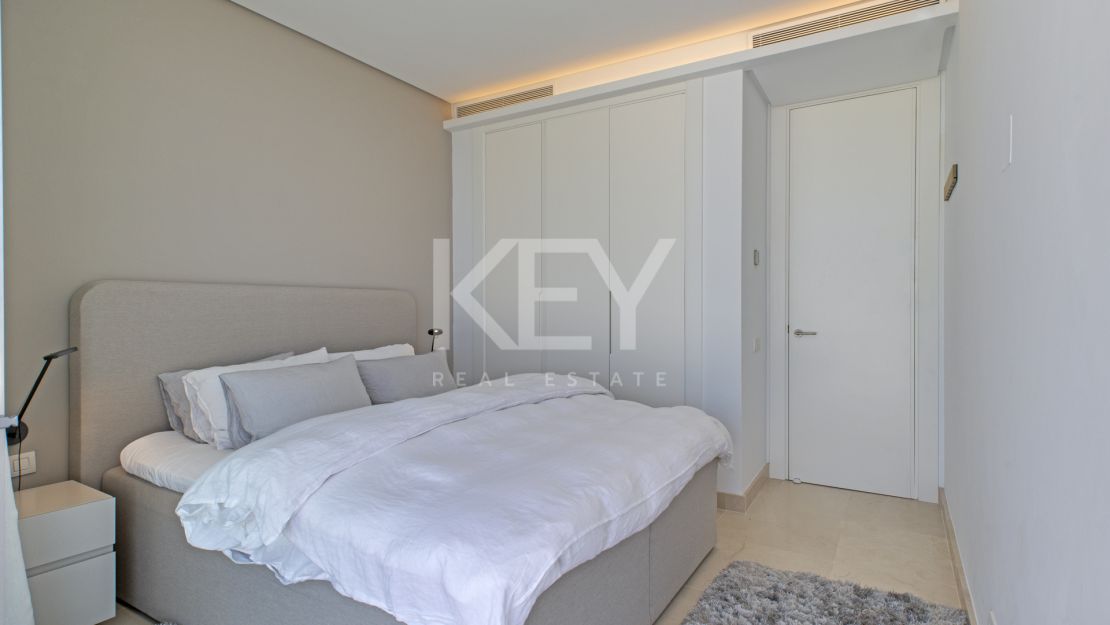 Villa Azar: modern sea views villa in Marbella East 