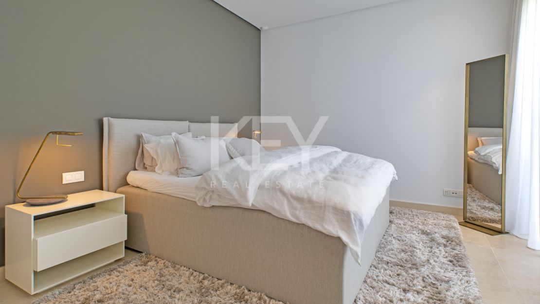 Villa Azar: modern sea views villa in Marbella East 