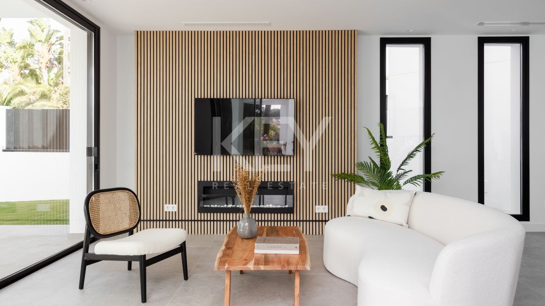 Stunning Modern Villa for sale, just 200 meters from the beach with sea iews in Marbesa, Marbella East, Elviria