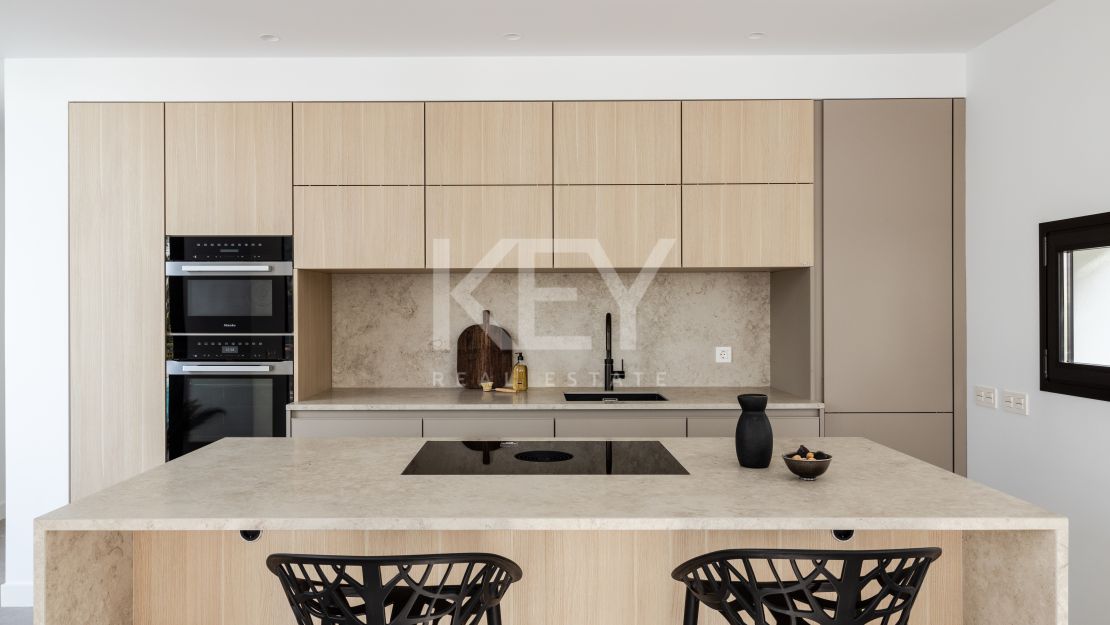 Stunning Modern Villa for sale, just 200 meters from the beach with sea iews in Marbesa, Marbella East, Elviria