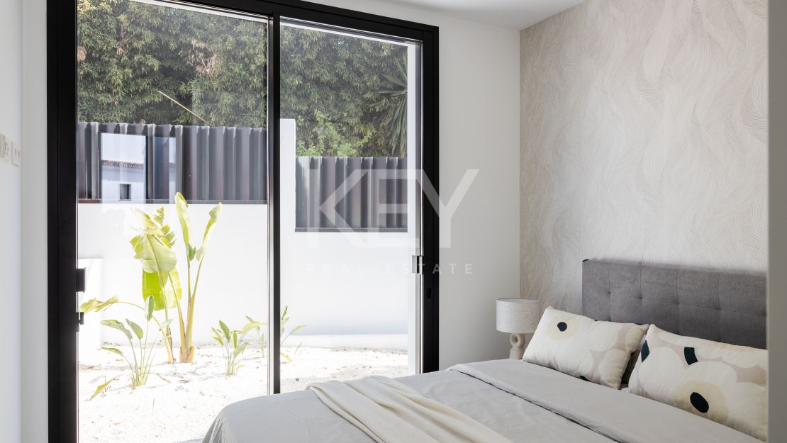 Stunning Modern Villa for sale, just 200 meters from the beach with sea iews in Marbesa, Marbella East, Elviria