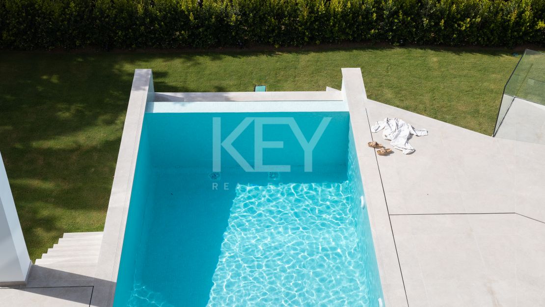 Stunning Modern Villa for sale, just 200 meters from the beach with sea iews in Marbesa, Marbella East, Elviria