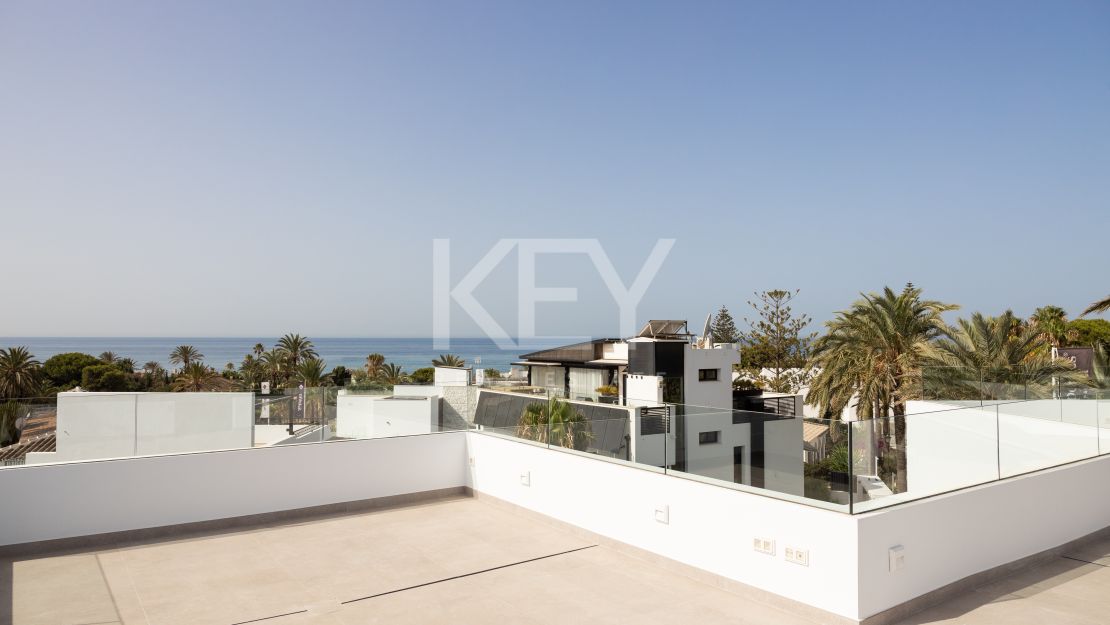Stunning Modern Villa for sale, just 200 meters from the beach with sea iews in Marbesa, Marbella East, Elviria