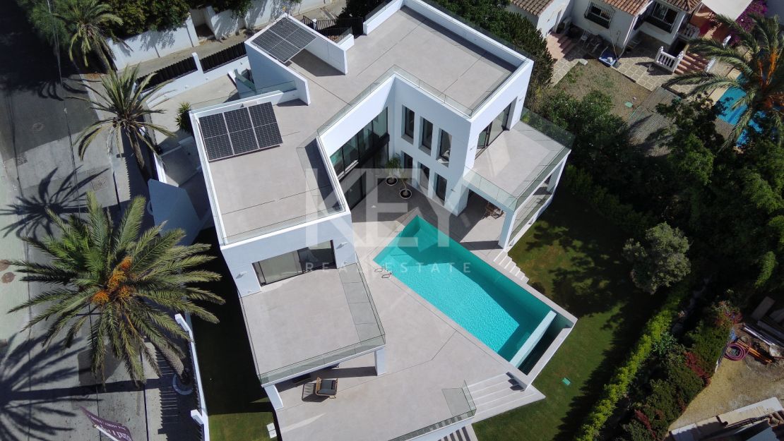 Stunning Modern Villa for sale, just 200 meters from the beach with sea iews in Marbesa, Marbella East, Elviria