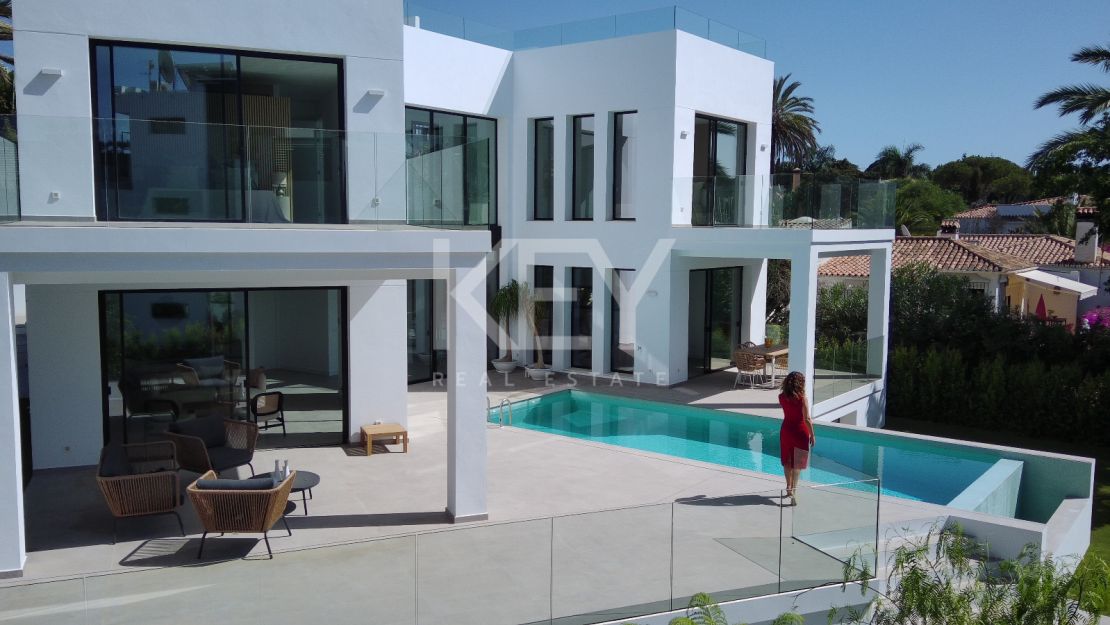 Stunning Modern Villa for sale, just 200 meters from the beach with sea iews in Marbesa, Marbella East, Elviria