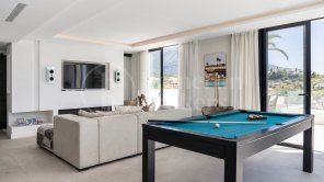 Villa las Palmeras - Villa with Spectacular Views in Nueva Andalucia