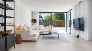 Townhouse Monet - Luxury Property with Private Pool