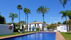 Villa en venta en Estepona Hills, 799.000 €