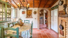 Finca for sale in Altos de Estepona