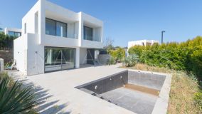 Villa for sale in Sotoserena, Estepona East