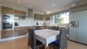 Villa for sale in El Rosario, Marbella Est